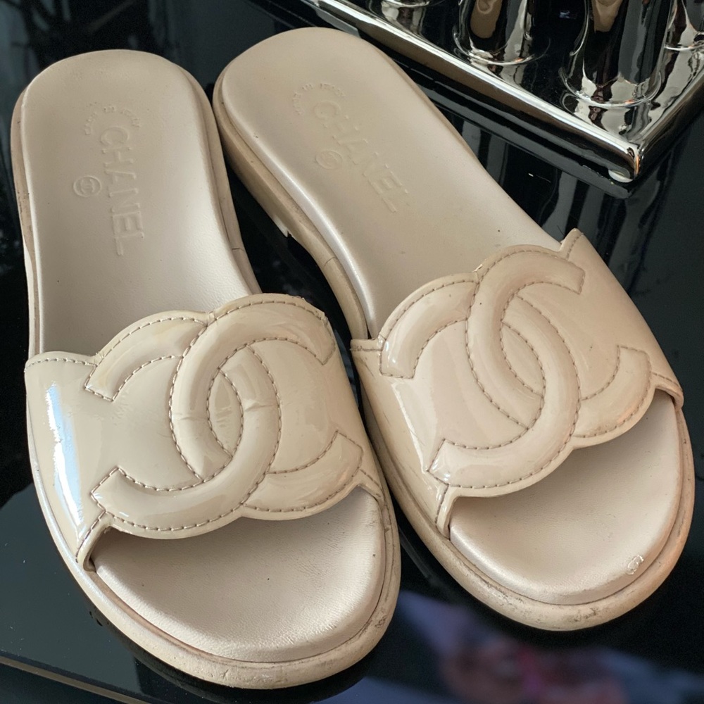 Authentic Chanel Slip-ons. - Picture 2 of 11